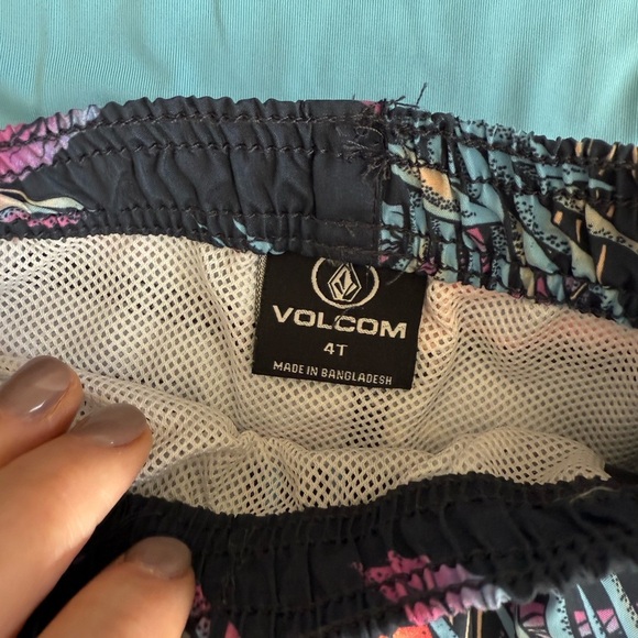 Volcom Kids Toddler Swim Rashguard Set - Light Blue and Multicolor NWT 4T - Picture 11 of 13